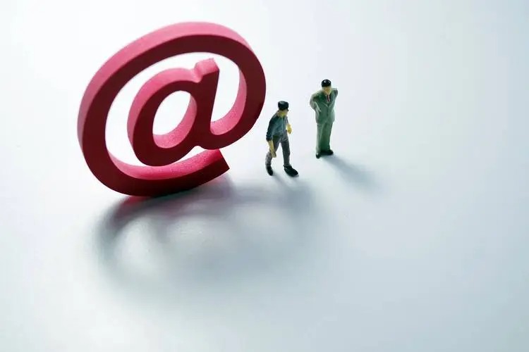 对于一款新的APP，我该如何选择最适合的开发公司和乐玩(中国)？